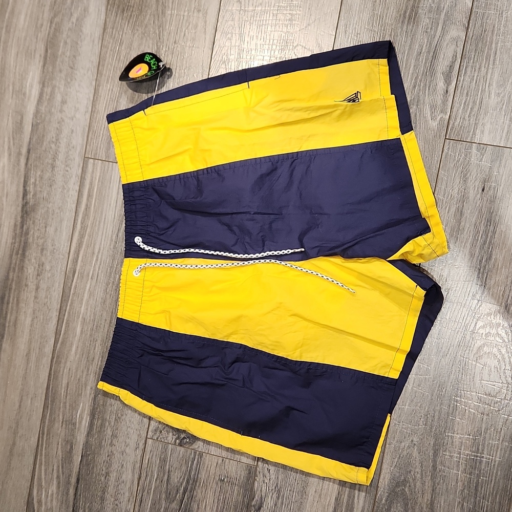 NWT Beach Gear Men's sz L Striped Swimtrunks